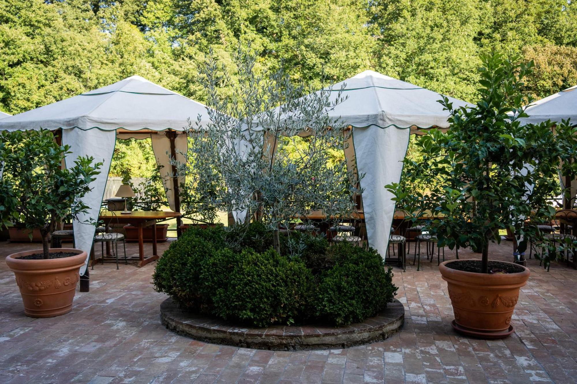 Вилла Castello Santa Cristina Grotte di Castro Экстерьер фото